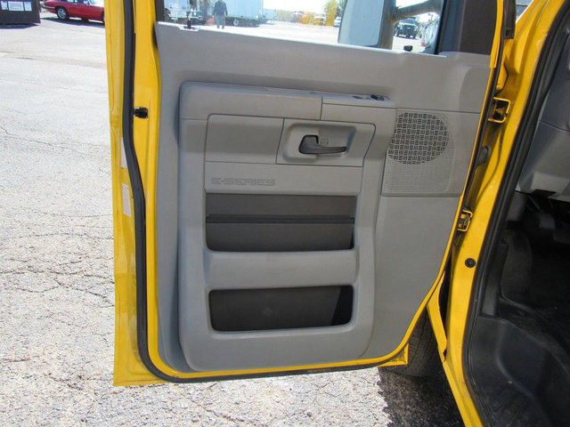 Used 2022 Ford E-350 and Econoline 350 Super Duty RWD image 22