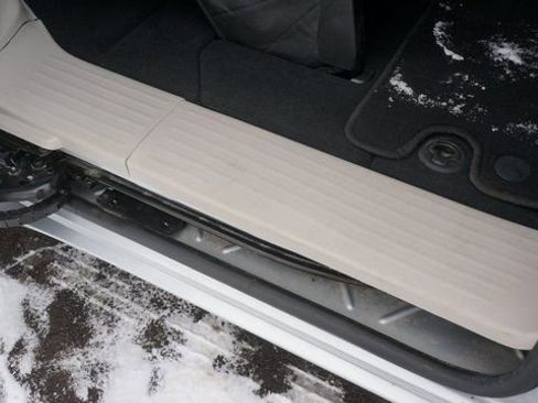 Used 2024 Chrysler Pacifica Touring-L image 52