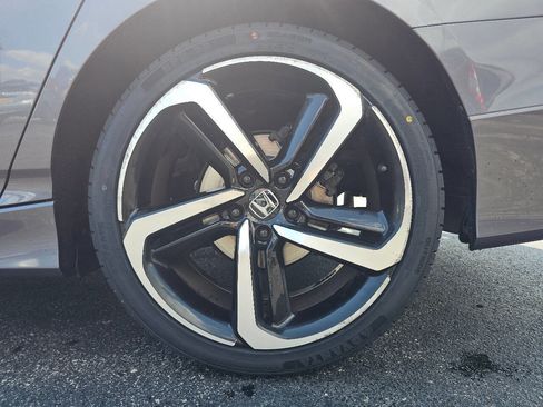 Used 2018 Honda Accord Sport image 39