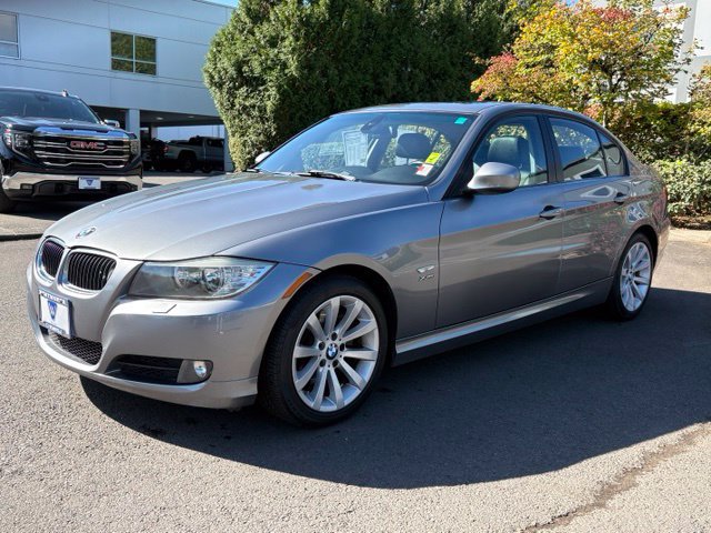 Used 2011 BMW 328i xDrive Sedan AWD/4WD image 3
