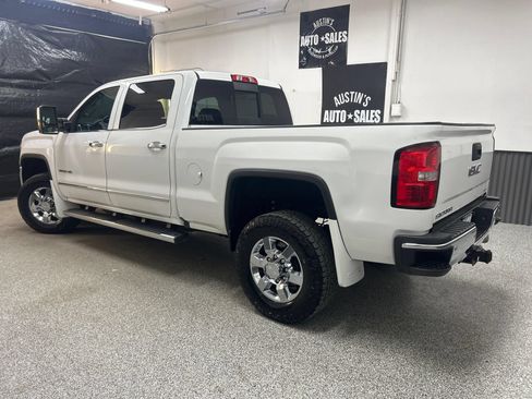 Used 2016 GMC Sierra 3500 SLT w/ Duramax Plus Package AWD/4WD image 4