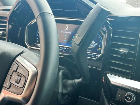 Used 2024 Chevrolet Silverado 1500 RST w/ Z71 Off-Road Package AWD/4WD image 17