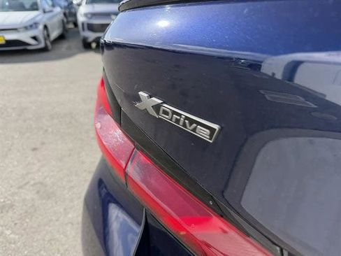 Used 2022 BMW M550i xDrive w/ Premium Package image 9