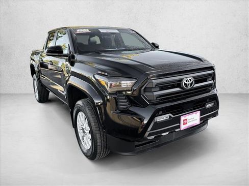 Certified 2024 Toyota Tacoma SR5 image 3