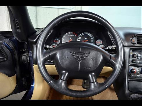 Used 1999 Chevrolet Corvette Convertible w/ Memory Pkg RWD image 16