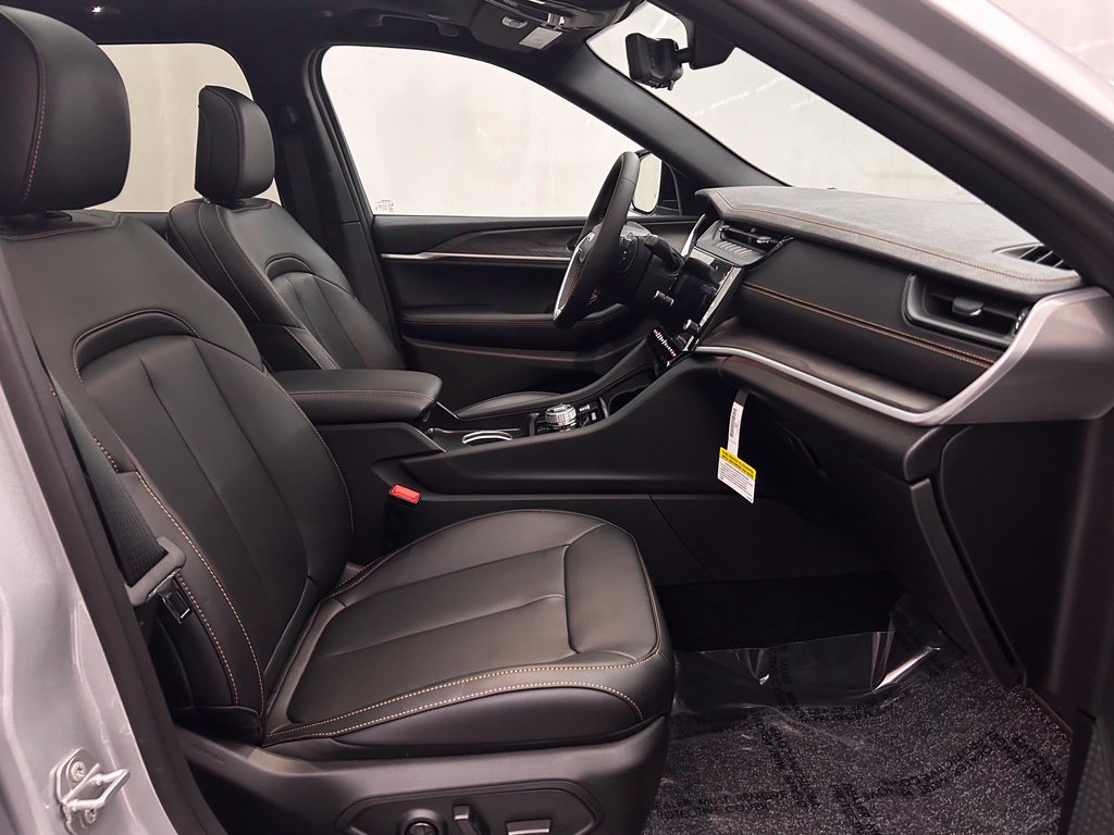 New 2026 Jeep Grand Cherokee Limited AWD/4WD image 17