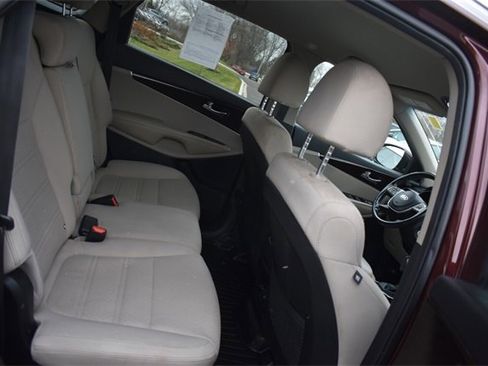 Used 2019 Kia Sorento LX w/ LX V6 Convenience Package image 13