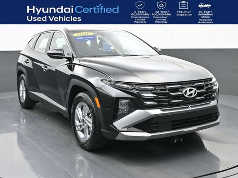 Certified 2026 Hyundai Tucson SE FWD image 1