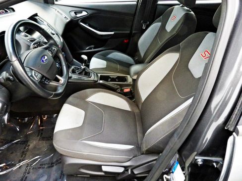 Used 2018 Ford Focus ST FWD image 8