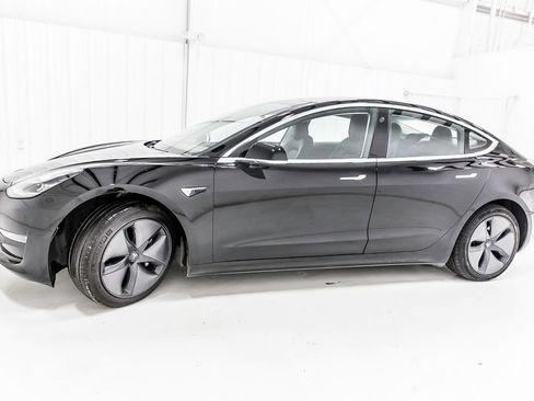 Used 2017 Tesla Model 3 Standard Range RWD image 3