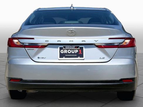 Used 2025 Toyota Camry LE FWD image 5