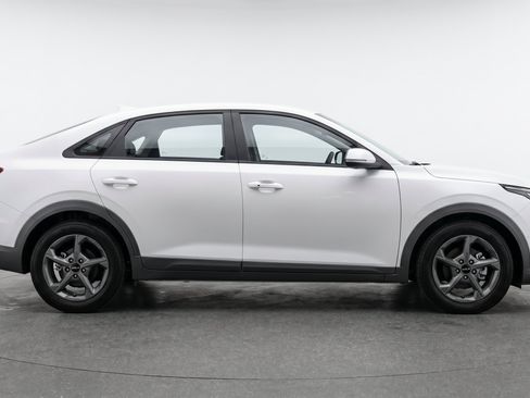 Used 2025 Kia K4 FWD image 11