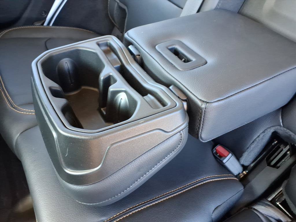 Used 2025 Jeep Wrangler Unlimited Sahara AWD/4WD image 17