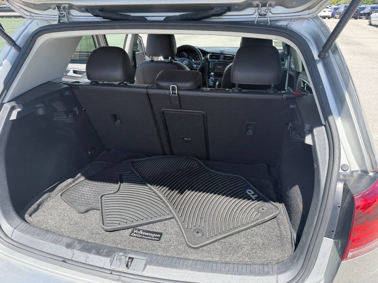 Used 2015 Volkswagen Golf TDI S FWD image 40