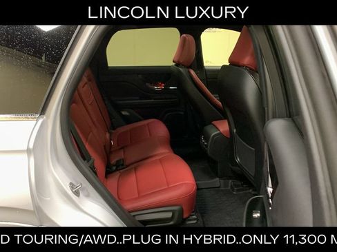Used 2025 Lincoln Corsair Grand Touring w/ Towing Package AWD/4WD image 15