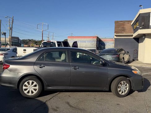 Used 2011 Toyota Corolla LE image 6