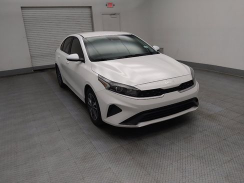 Used 2022 Kia Forte LXS image 13