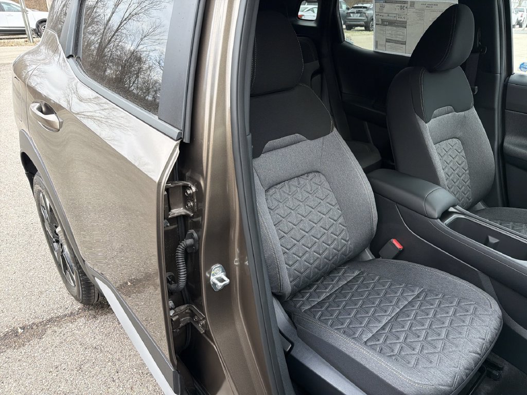 Used 2026 Nissan Kicks SV w/ SV Premium Package AWD/4WD image 18