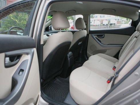 Used 2016 Hyundai Elantra SE image 11