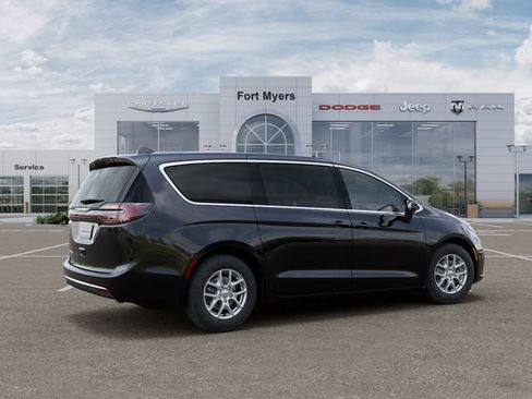 New 2026 Chrysler Pacifica Select FWD image 4