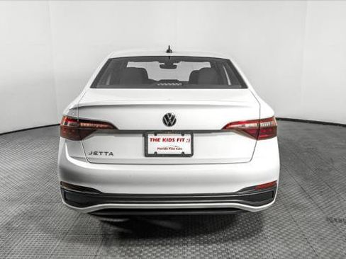 Used 2024 Volkswagen Jetta Sport FWD image 7