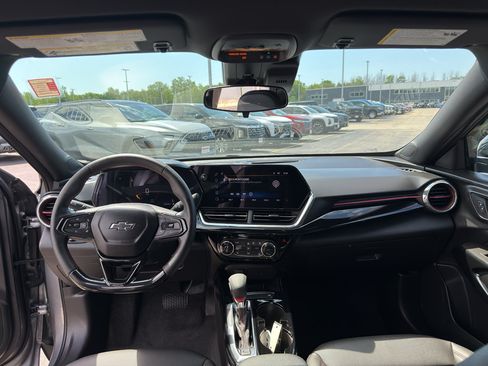 Certified 2025 Chevrolet Trax RS w/ Driver Confidence Package FWD image 28