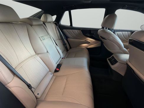 Used 2021 Lexus LS 500 w/ Interior Upgrade Package RWD image 13