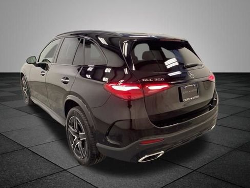 Used 2024 Mercedes-Benz GLC 300 4MATIC image 4