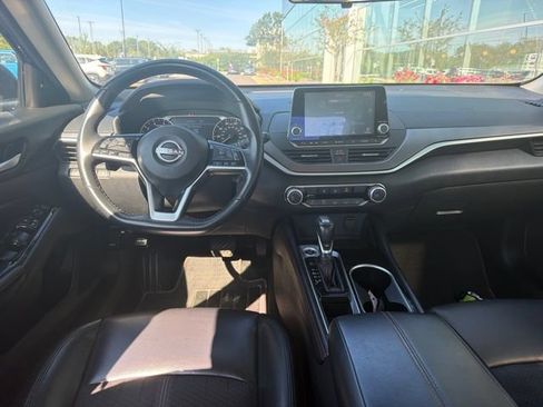 Used 2024 Nissan Altima 2.5 SR FWD image 24