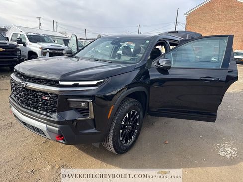 Used 2025 Chevrolet Traverse Z71 w/ Driver Confidence Package image 46