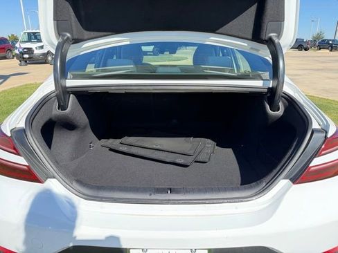 Used 2025 Genesis G70 2.5T image 7