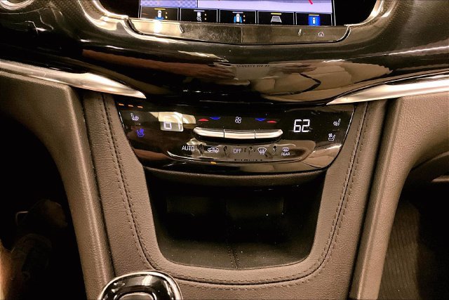 Used 2024 Cadillac XT6 Sport w/ Technology Package AWD/4WD image 31