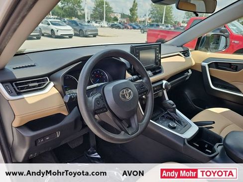 Used 2022 Toyota RAV4 LE AWD/4WD image 9