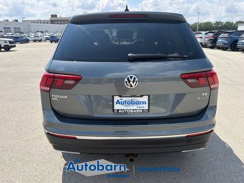Used 2018 Volkswagen Tiguan SEL AWD/4WD image 5