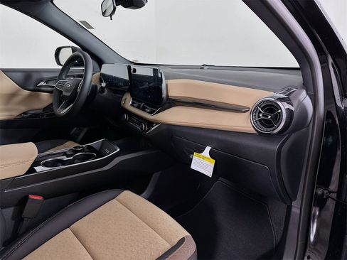 New 2026 Chevrolet Equinox ACTIV w/ Convenience Package III image 30