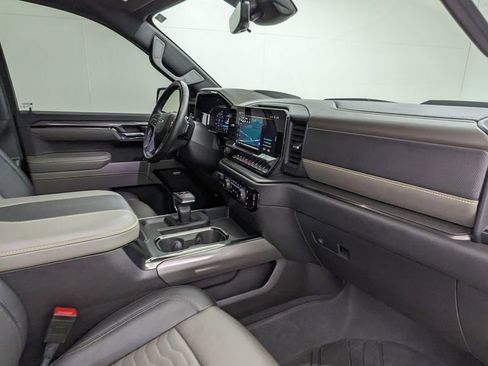 Used 2024 Chevrolet Silverado 1500 ZR2 w/ Technology Package image 39