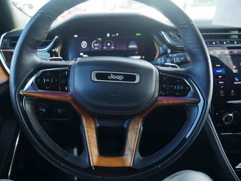 Certified 2022 Jeep Grand Cherokee Summit AWD/4WD image 35