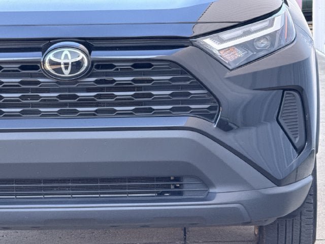 Used 2025 Toyota RAV4 XLE FWD image 9