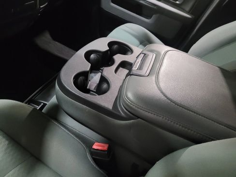 Used 2017 RAM 1500 Classic SLT image 26