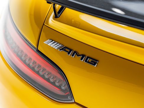 Used 2020 Mercedes-Benz AMG GT R image 32
