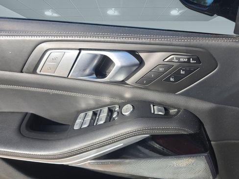 Used 2020 BMW X7 M50i image 18