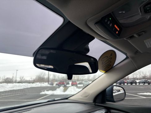 Used 2025 Buick Encore GX Sport Touring image 32