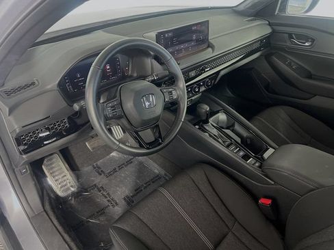 Used 2023 Honda Accord Sport image 11