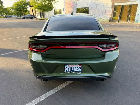 Used 2019 Dodge Charger R/T w/ Plus Group RWD image 5