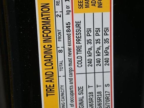Used 2025 Chevrolet Suburban LT RWD image 9