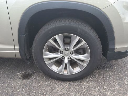 Used 2015 Toyota Highlander XLE AWD/4WD image 9