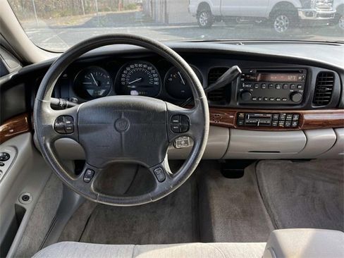 Used 2004 Buick Le Sabre Custom image 10