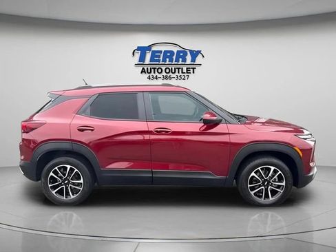 Used 2025 Chevrolet TrailBlazer LT AWD/4WD image 1