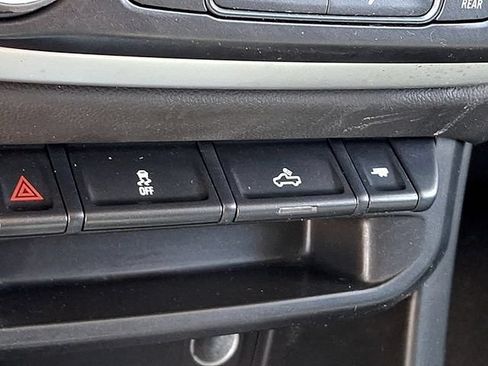 Used 2022 Chevrolet Colorado LT w/ LT Convenience Package RWD image 22