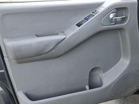 Used 2014 Nissan Frontier SV w/ SV Value Truck Package image 11